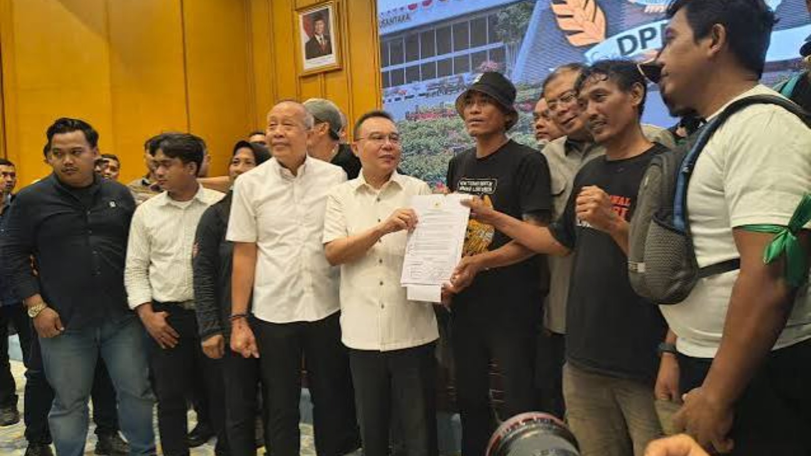 Menanti 15 Desember Pertaruhan Fungsi Legislasi: Tanggung Jawab Politik atau Panggung Pencitraan?